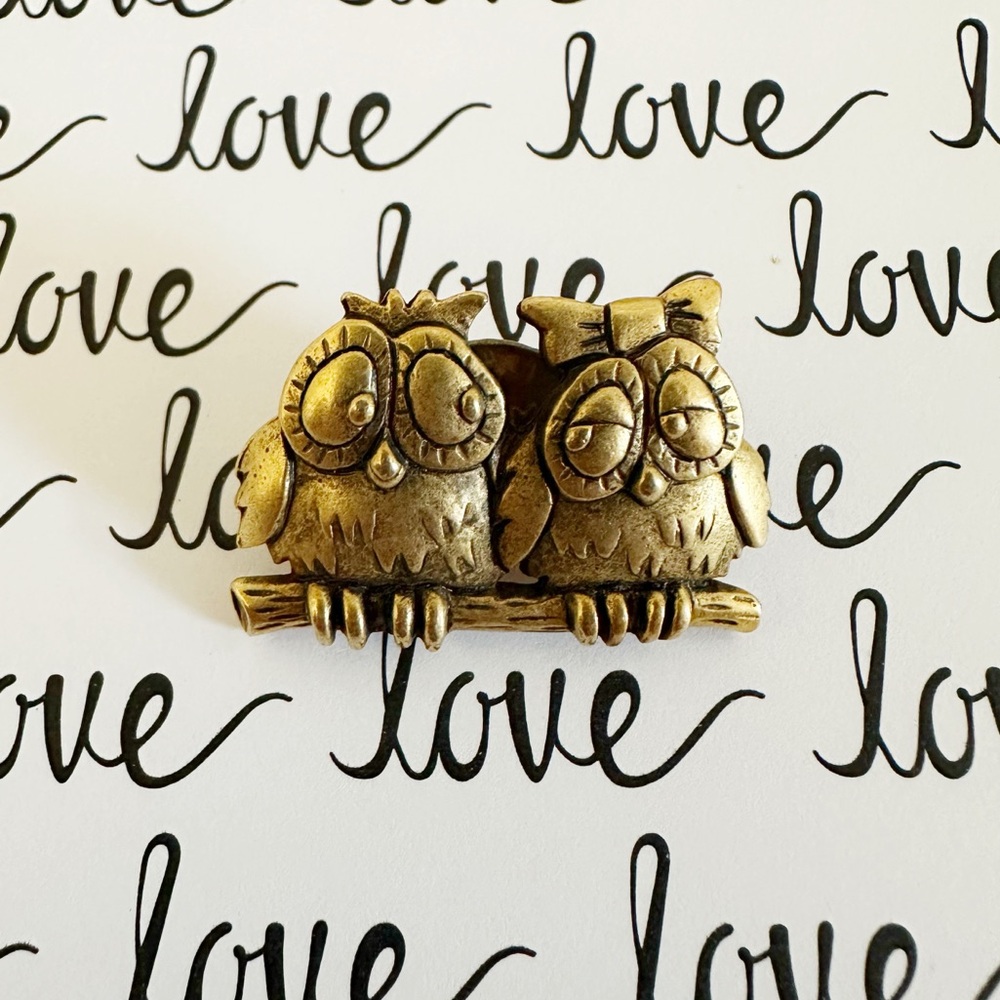💌 Vintage Signed JJ Pair of Owls Pin